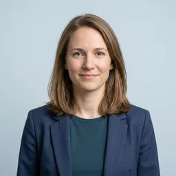 Anna Krüger, Beispielnutzerin, stellt Raven eine Frage